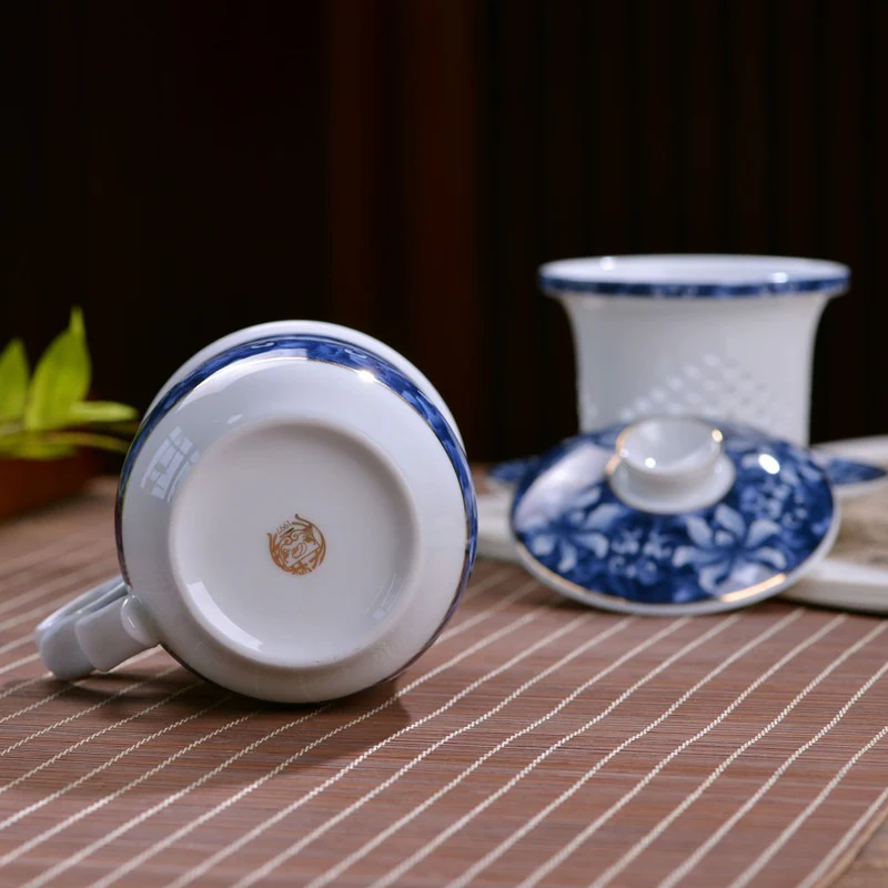 Blue And White Porcelain Chinese Tea Cup - Image 5