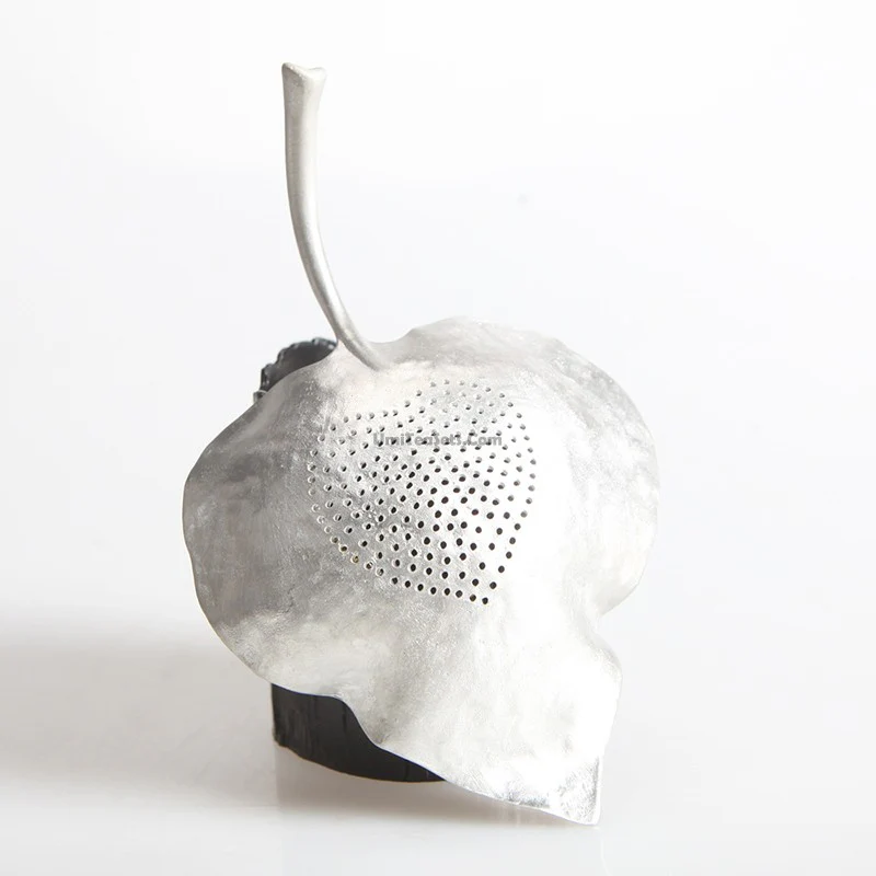 Leaf Tin Tea Strainer With Holder - Image 4