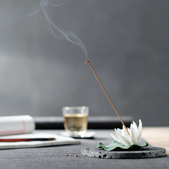 Lotus Flower And Leaf Porcelain Tea Pet - Image 8