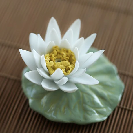 Lotus Flower And Leaf Porcelain Tea Pet - Image 9