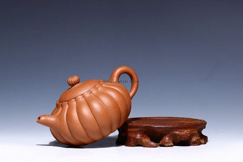 Yixing Clay Chrysanthemum Teapot - Image 3
