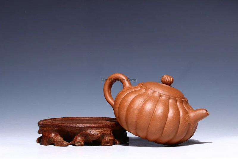 Yixing Clay Chrysanthemum Teapot - Image 5